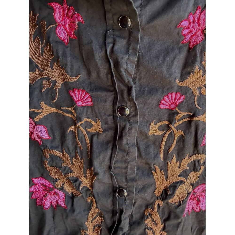 Sherry Cervi Women’s Western Floral Embroidered Button-Up Shirt Black Rodeo S - Picture 2 of 14